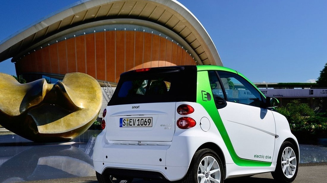 Smart Electric Drive fortwo coupe (2012-2016) rear quarter, three-quarter view, diagonal, exterior