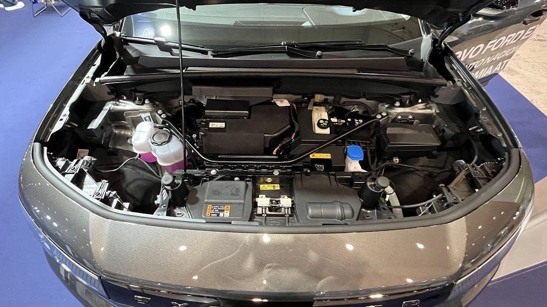 Ford Explorer EV Extended Range RWD (2024-…) frunk, front trunk, under hood, storage, cargo, capacity, bonus space