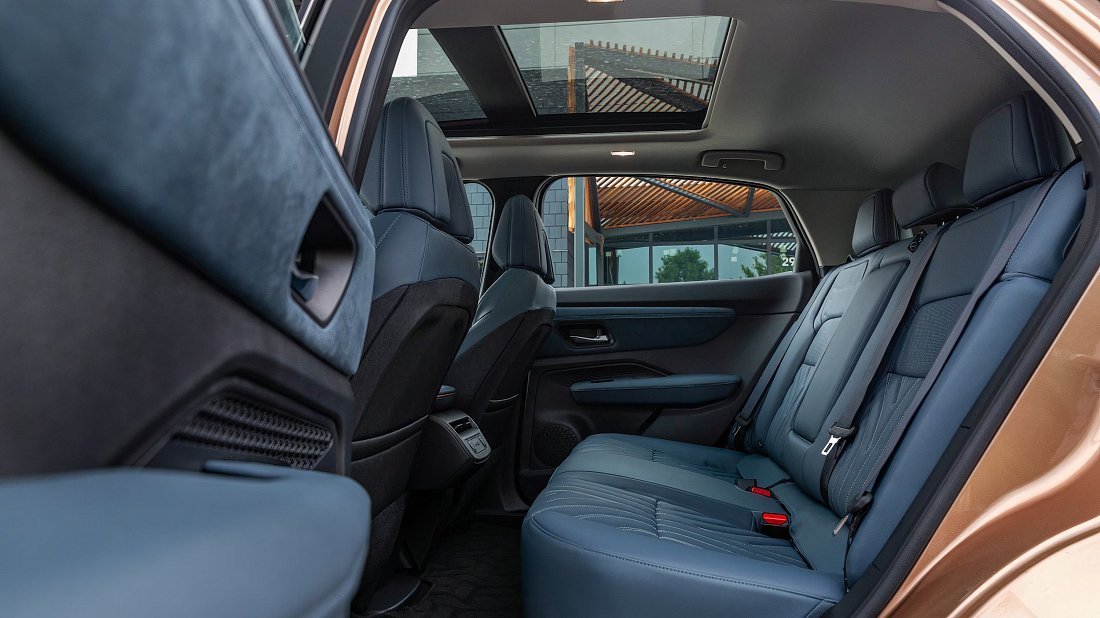 Nissan Ariya 63 kWh FWD (2021-…) rear seats, back seats, passenger seats, legroom, headroom, interior
