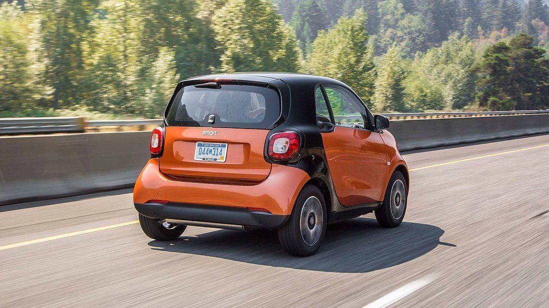 Smart EQ fortwo coupe (2017-2019) rear quarter photo, three-quarter view, diagonal, exterior