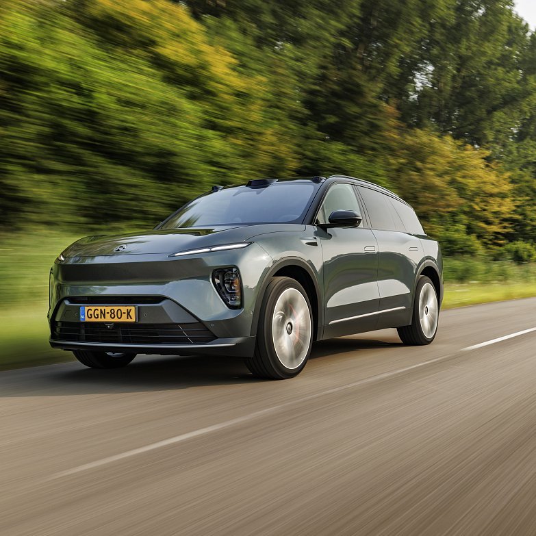 NIO EL8 Standard Range 2026 - Electric SUV USA Overview | Green