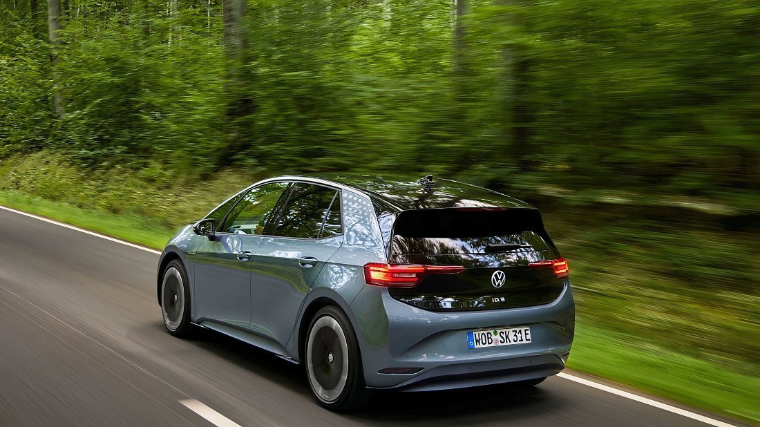 Volkswagen ID.3 Pro Performance (2020-2023) rear view, taillights, trunk, spoiler, badge, bumper, exterior