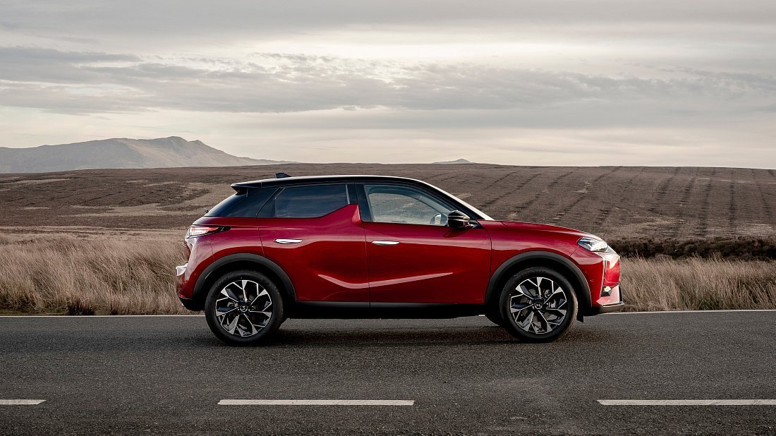 DS 3 E-Tense (2022-…) side profile photo, silhouette, doors, wheels, exterior