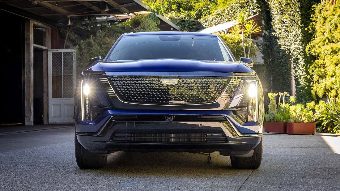 Cadillac Vistiq AWD (2025-…) front fascia, grille, headlights, bumper, exterior