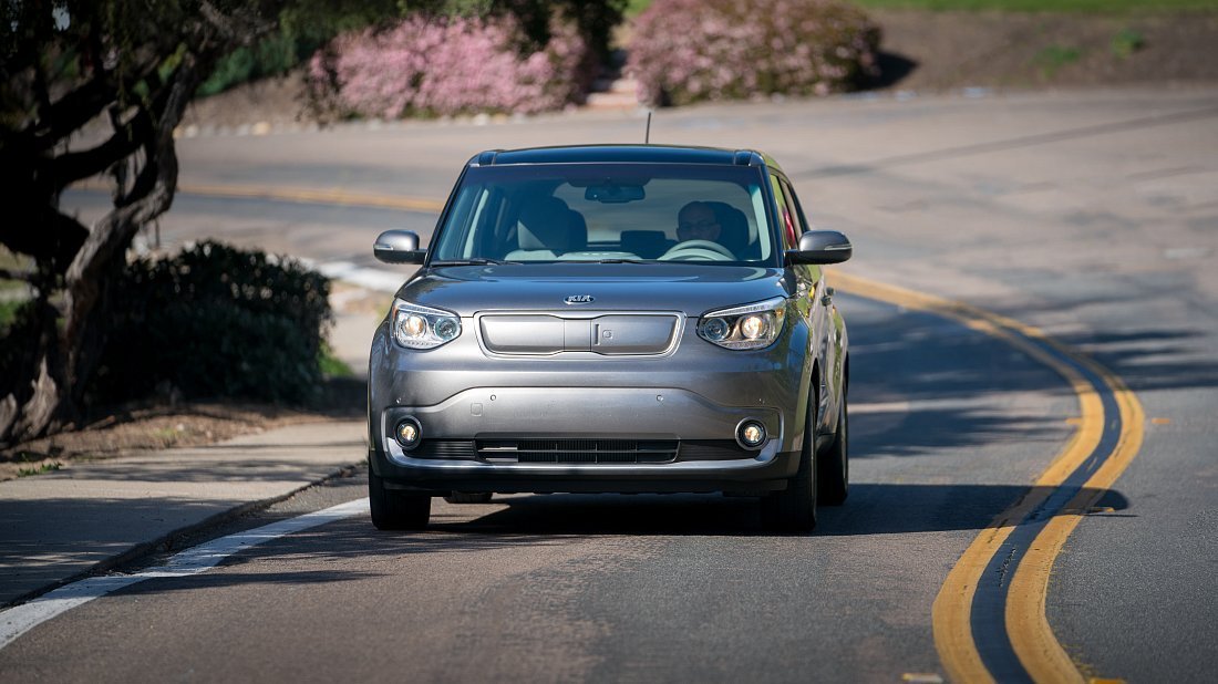 Kia Soul EV (2017-2019) front fascia, grille, headlights, bumper, exterior