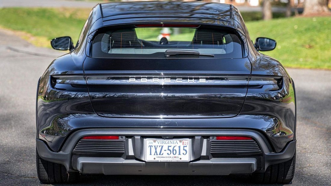 Porsche Taycan Turbo S Cross Turismo (2021-2024) rear view photo, taillights, trunk, spoiler, badge, bumper, exterior