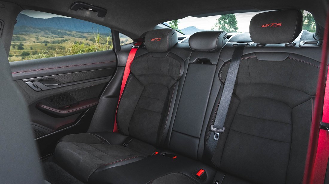 Porsche Taycan GTS (2024-...) rear seats photo, back seats, passenger seats, legroom, headroom, interior