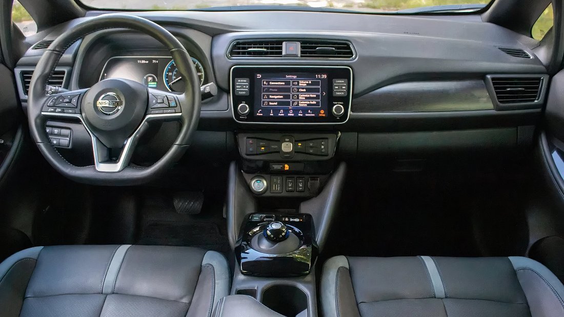 Nissan Leaf 62 kWh (2017-2022) interior, front seat, driver seat, dashboard, steering wheel, infotainment, cockpit