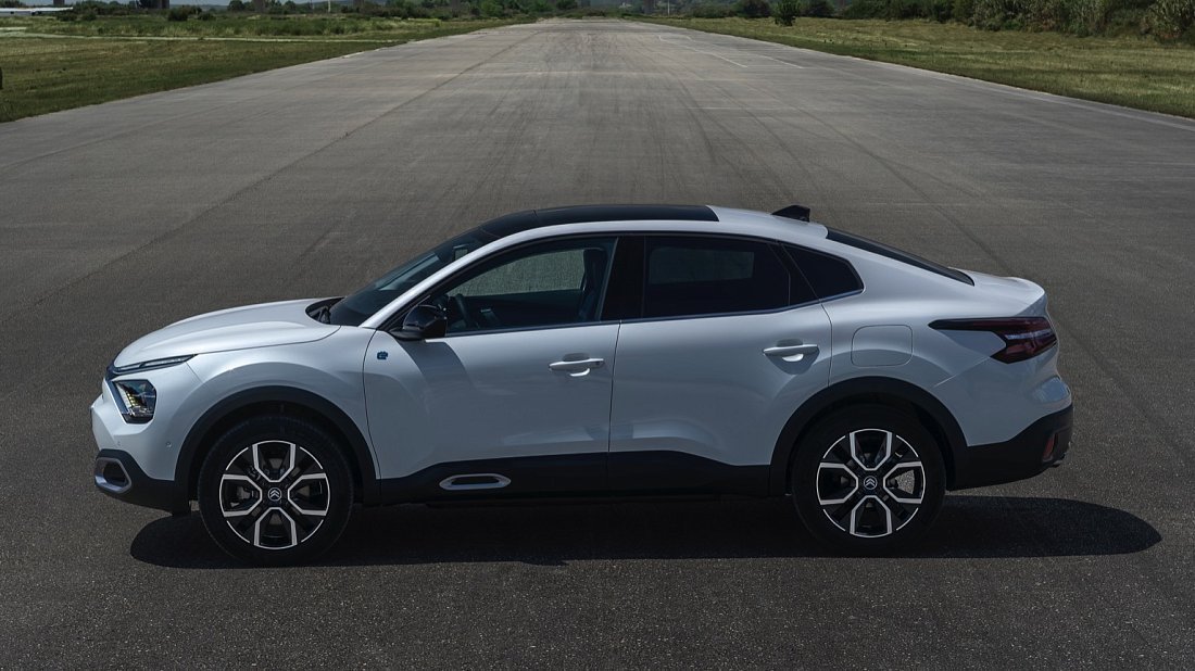 Citroën e-C4 X 54 kWh (2023-2024) side profile, silhouette, doors, wheels, exterior