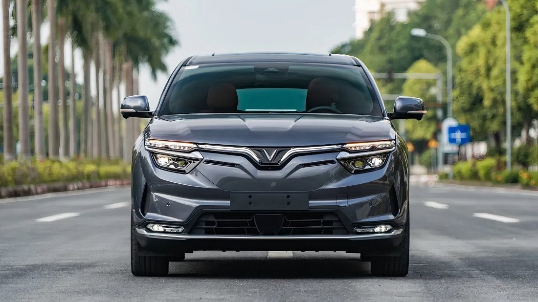 VinFast VF 8 Plus (2024-…) front fascia, grille, headlights, bumper, exterior