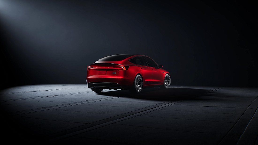Tesla Model 3 Performance (2024-…) rear quarter photo, three-quarter view, diagonal, exterior