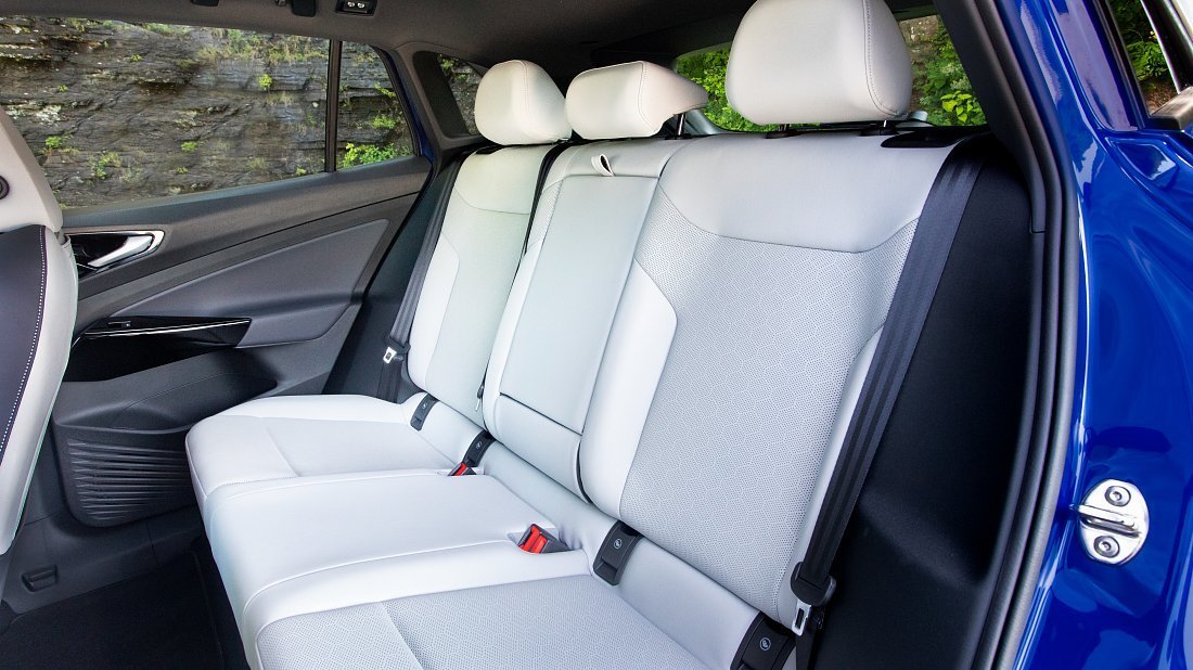 Volkswagen ID.4 Pro Performance (2021-2023) rear seats, back seats, passenger seats, legroom, headroom, interior