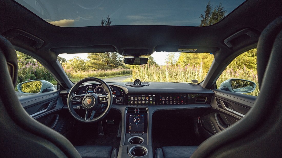 Porsche Taycan 4 Cross Turismo (2024-…) interior, front seat, driver seat, dashboard, steering wheel, infotainment, cockpit