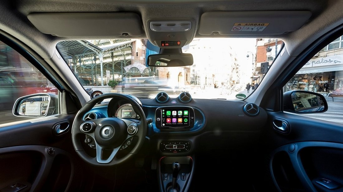 Smart EQ forfour (2020-2022) interior, front seat, driver seat, dashboard, steering wheel, infotainment, cockpit