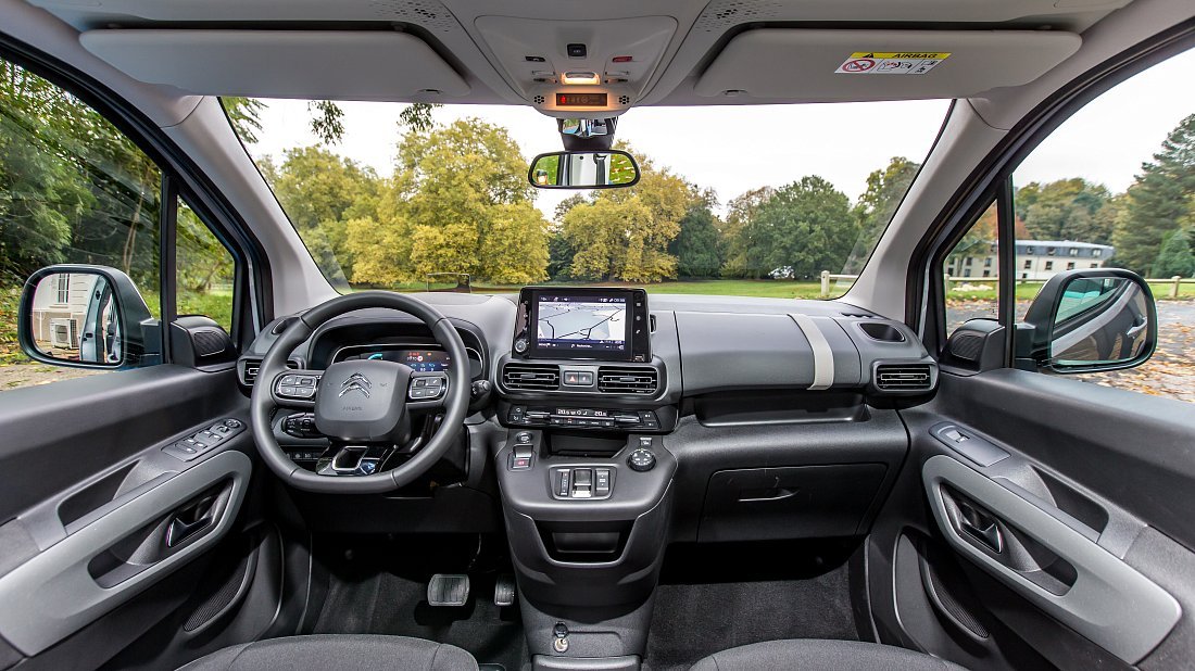 Citroën e-Berlingo M 50 kWh (2021-2024) interior, front seat, driver seat, dashboard, steering wheel, infotainment, cockpit