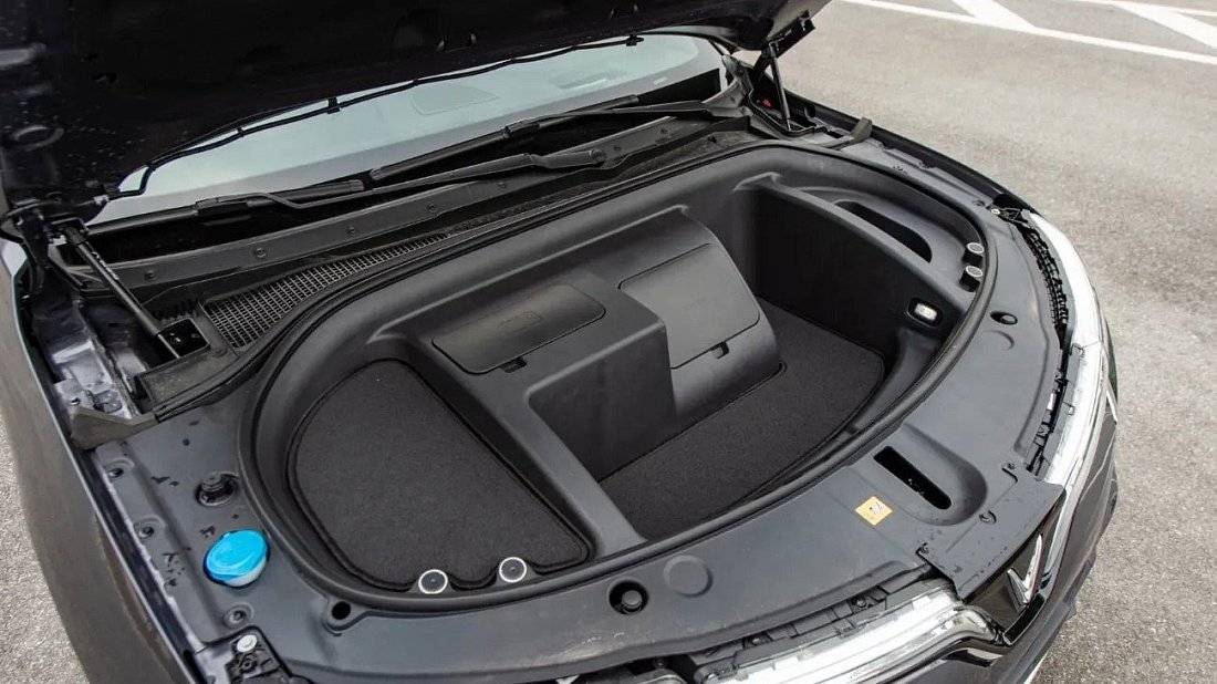 VinFast VF 8 Plus (2024-…) frunk, front trunk, under hood, storage, cargo, capacity, bonus space