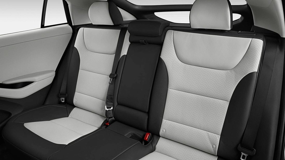 Hyundai Ioniq Electric Gen 2 (2019-2022) rear seats photo, back seats, passenger seats, legroom, headroom, interior