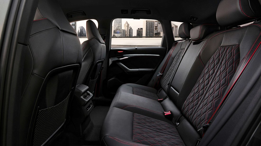 Audi Q6 e-tron Performance (2024-…) rear seats, back seats, passenger seats, legroom, headroom, interior