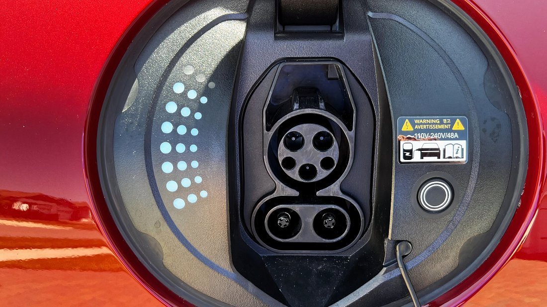 Genesis GV60 Standard AWD (2024-…) charge port USA, charging, inlet, plug, connector