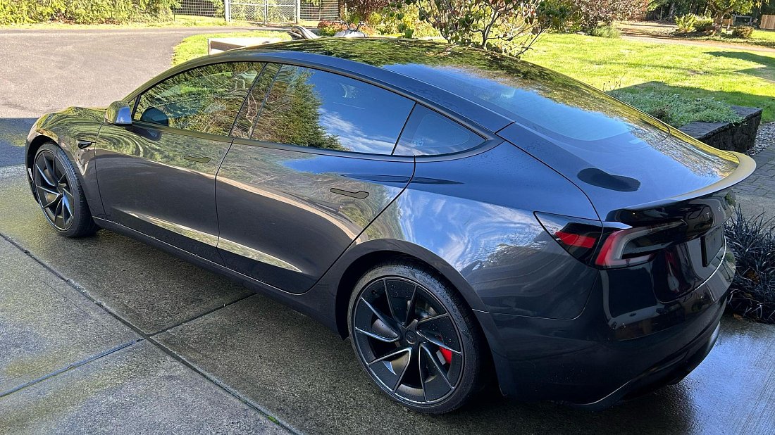 Tesla Model 3 Performance (2024-…) rear quarter photo, three-quarter view, diagonal, exterior