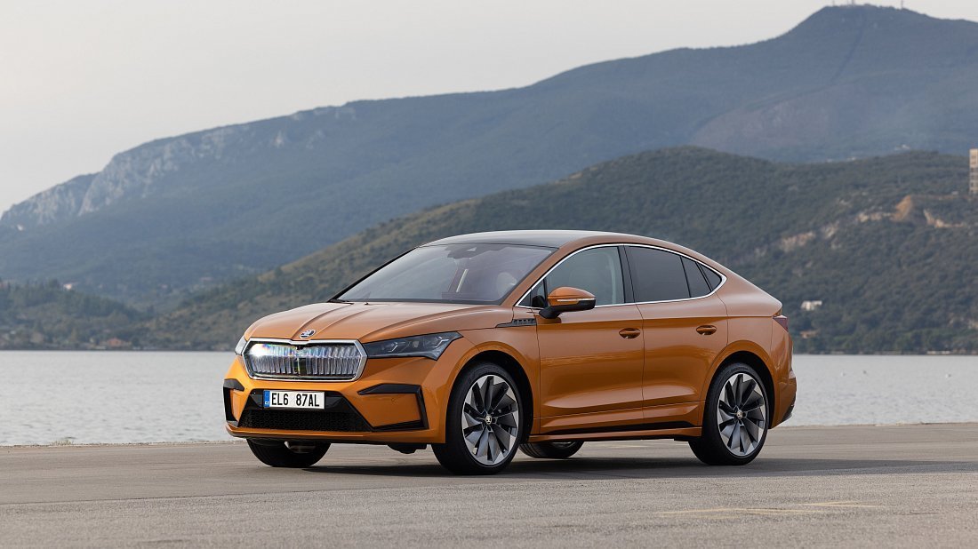 Škoda Enyaq Coupe 85x (2023-…) front view, front quarter, diagonal, exterior