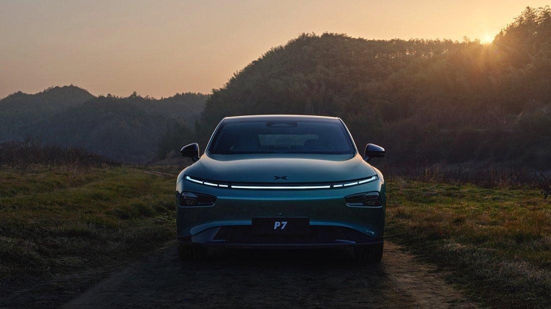 XPENG P7 AWD Performance (2023-…) front fascia, grille, headlights, bumper, exterior