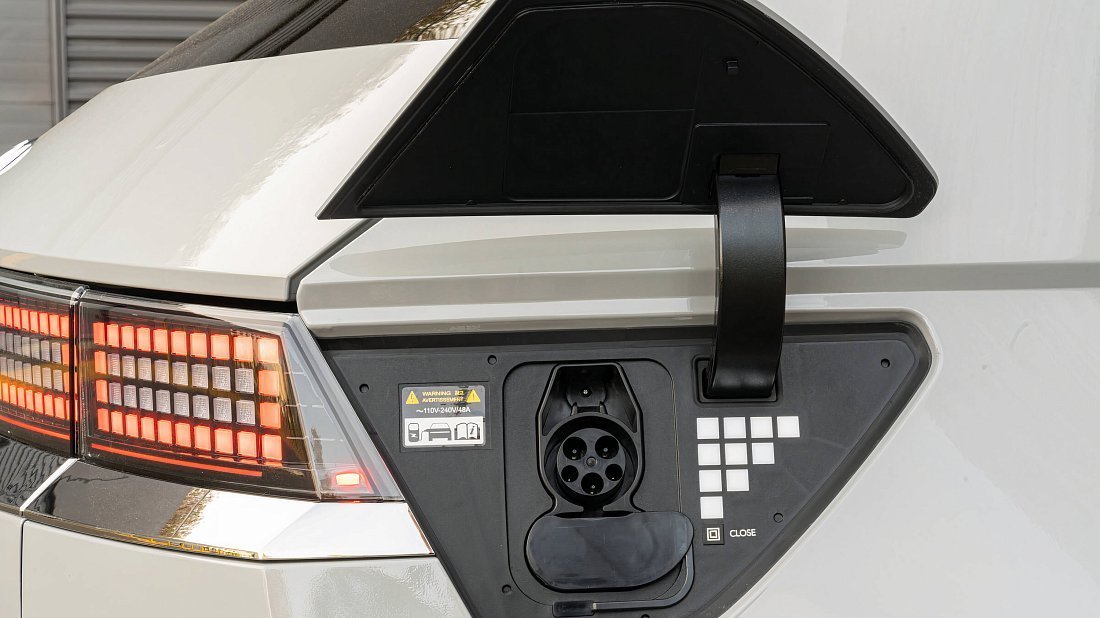 Hyundai Ioniq 5 Standard Range RWD (2021-2024) charge port USA, charging, inlet, plug, connector