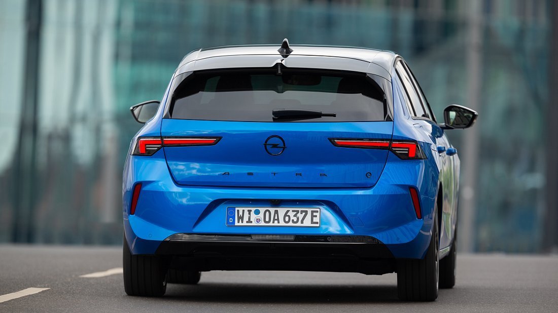 Opel Astra Electric (2023-…) rear view, taillights, trunk, spoiler, badge, bumper, exterior