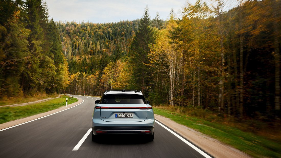 NIO EL6 Standard Range (2023-…) rear view, taillights, trunk, spoiler, badge, bumper, exterior