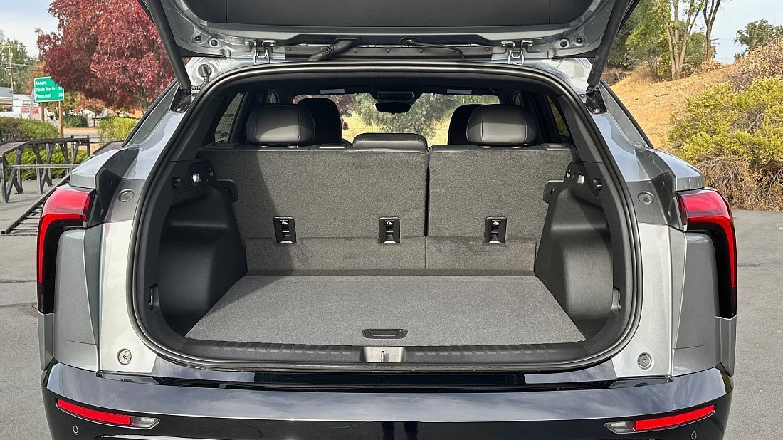 Chevrolet Blazer EV RWD (2023-…) trunk, boot, seats up, seats upright, cargo space, cargo volume, cargo capacity, storage