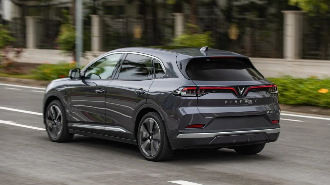VinFast VF 8 Eco (2024-…) rear quarter, three-quarter view, diagonal, exterior