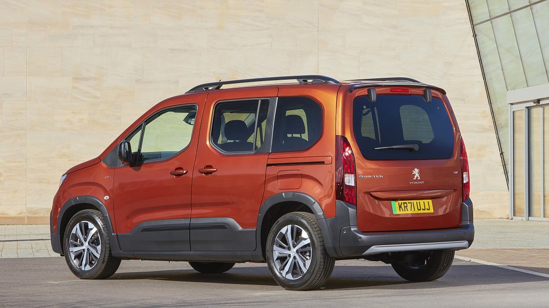 Peugeot e-Rifter Standard 50 kWh (2021-2024) rear quarter, three-quarter view, diagonal, exterior