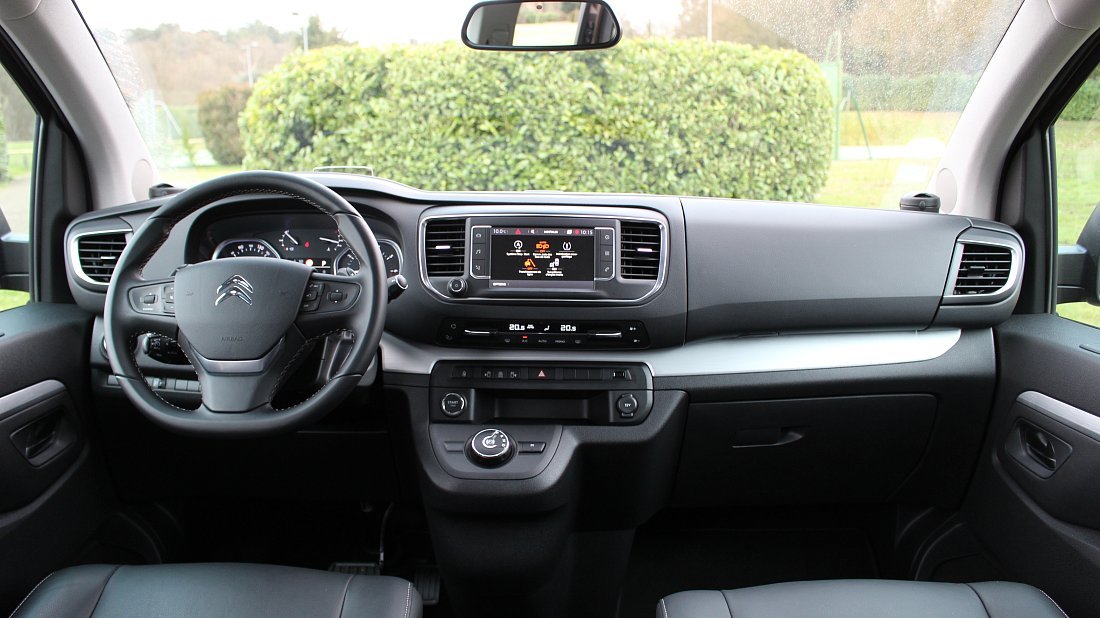 Citroën e-SpaceTourer XL 50 kWh (2020-2024) interior, front seat, driver seat, dashboard, steering wheel, infotainment, cockpit