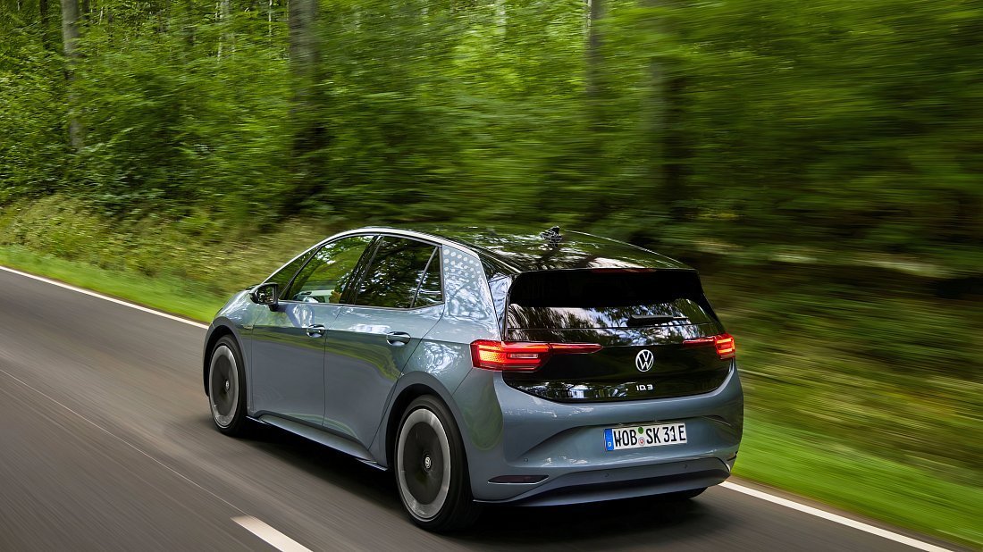 Volkswagen ID.3 Pro (2020-2023) rear view photo, taillights, trunk, spoiler, badge, bumper, exterior