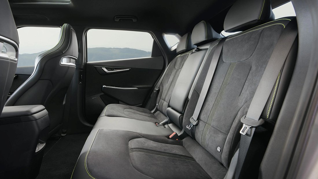 Kia EV6 GT (2025-…) rear seats photo, back seats, passenger seats, legroom, headroom, interior