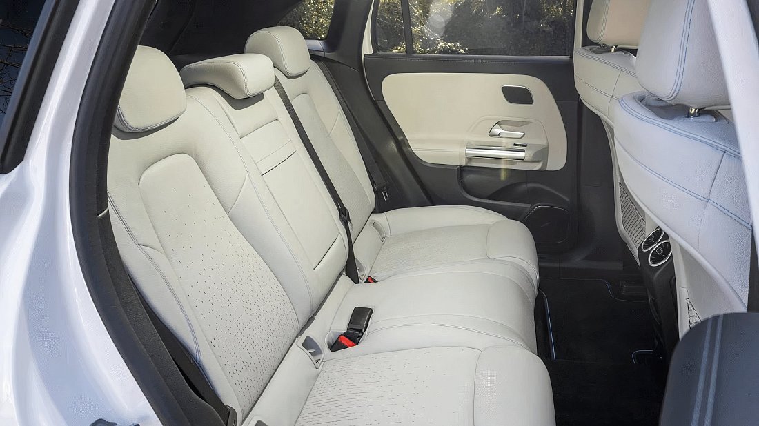 Mercedes EQA 300 4MATIC (2021-2023) rear seats, back seats, passenger seats, legroom, headroom, interior