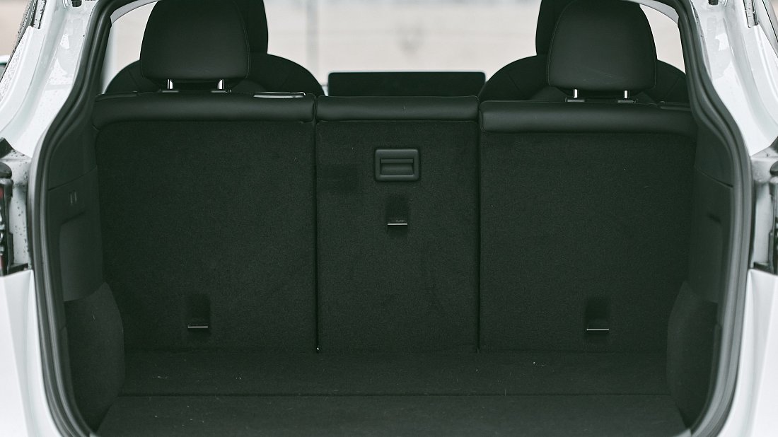 Tesla Model Y Premium RWD (2025-...) trunk photo, boot, seats up, seats upright, cargo space, cargo volume, cargo capacity, storage