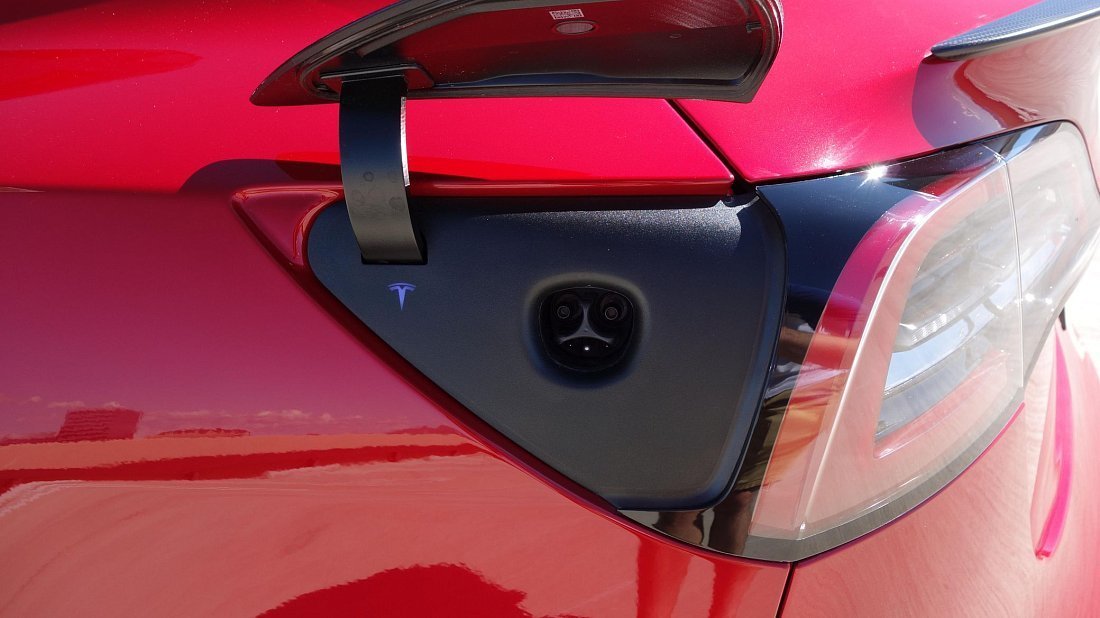 Tesla Model 3 Performance (2018-2024) charge port USA, charging, inlet, plug, connector