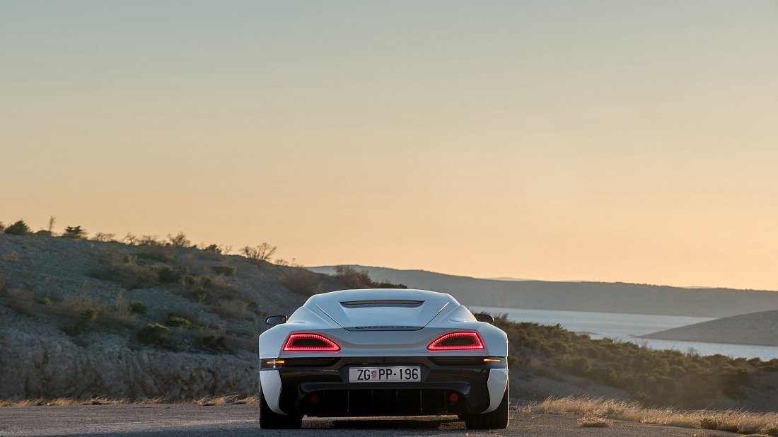 Rimac Concept One (2013-2016) rear view photo, taillights, trunk, spoiler, badge, bumper, exterior