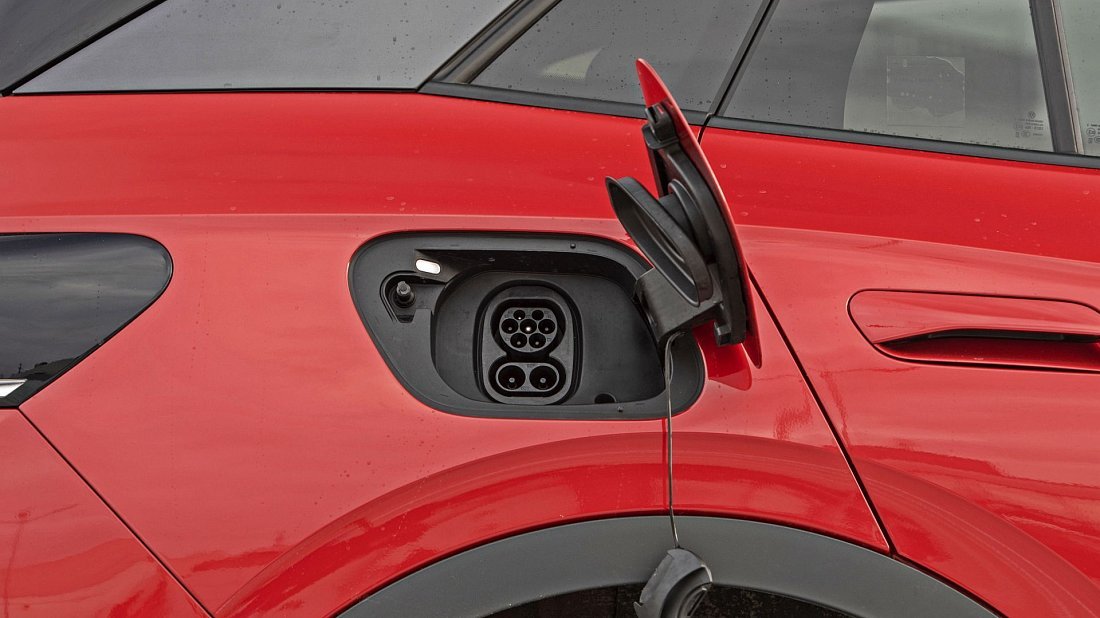 Volkswagen ID.4 GTX (2025-...) charge port Europe photo, charging, inlet, plug, connector