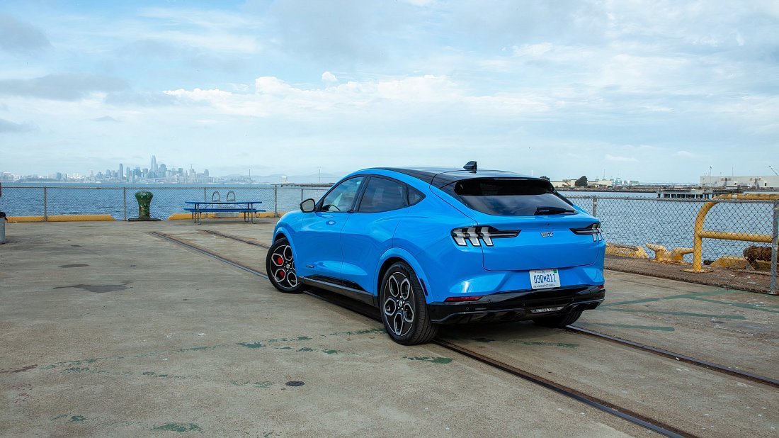 Ford Mustang Mach-E GT (2023-…) rear quarter, three-quarter view, diagonal, exterior