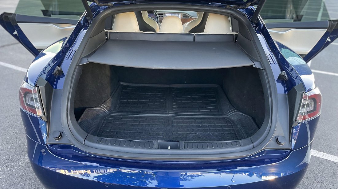 Tesla Model S Standard Range (2019-2020) trunk, boot, seats up, seats upright, cargo space, cargo volume, cargo capacity, storage