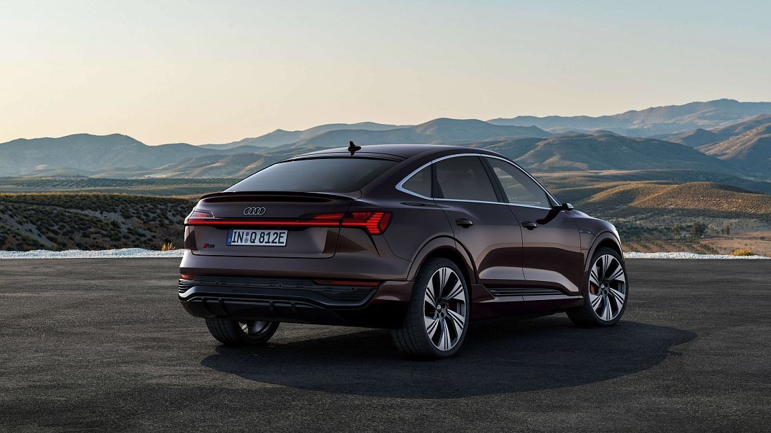 Audi Q8 Sportback e-tron 55 quattro (2022-…) rear quarter, three-quarter view, diagonal, exterior