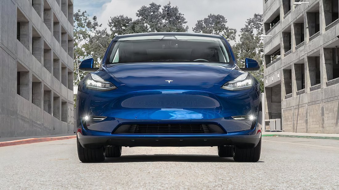 Tesla Model Y Standard Range RWD (2021-2025) front fascia, grille, headlights, bumper, exterior