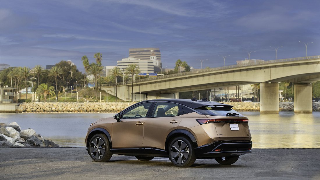 Nissan Ariya 63 kWh FWD (2021-…) rear quarter, three-quarter view, diagonal, exterior