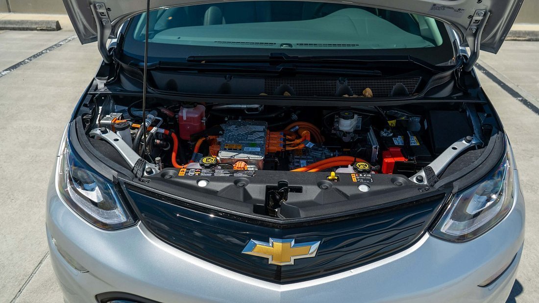 Chevrolet Bolt EV Gen 1 (2017-2019) frunk, front trunk, under hood, storage, cargo, capacity, bonus space