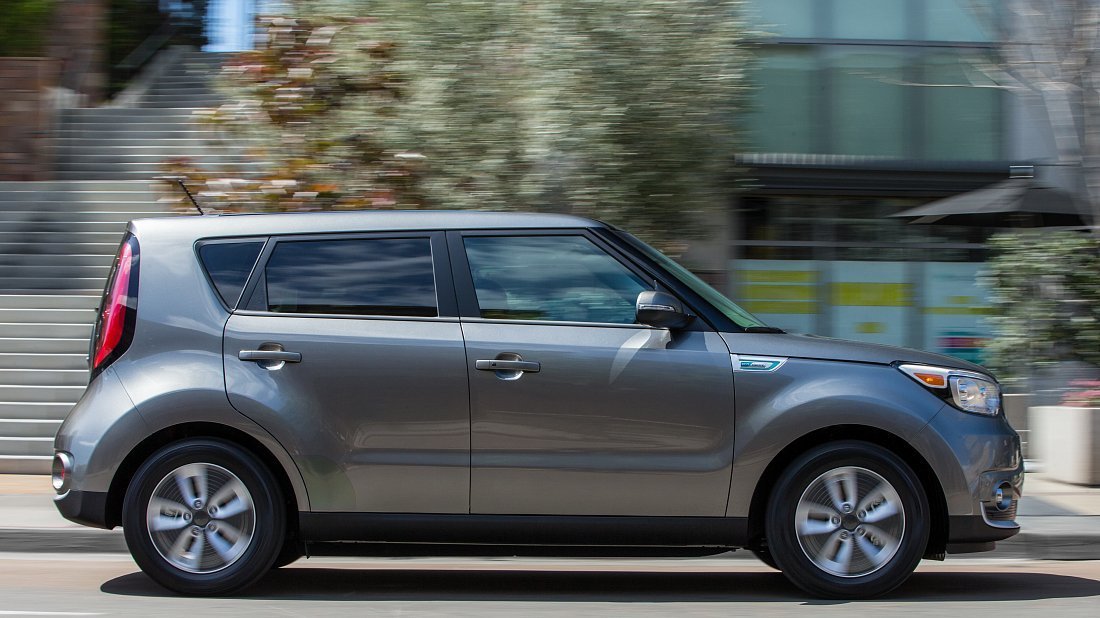 Kia Soul EV (2017-2019) side profile, silhouette, doors, wheels, exterior