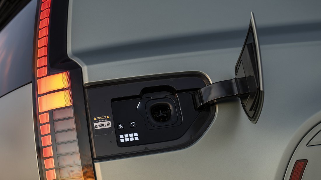 Hyundai Ioniq 9 Long Range AWD (2025-…) charge port USA, charging, inlet, plug, connector
