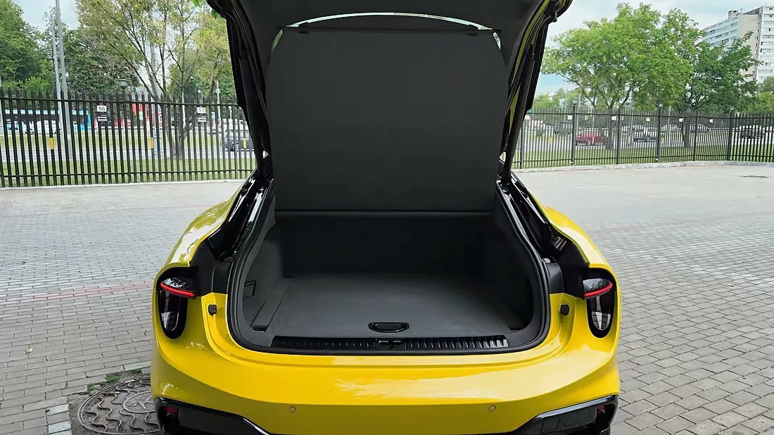 Lotus Emeya 600 (2024-...) trunk, boot, seats up, seats upright, cargo space, cargo volume, cargo capacity, storage