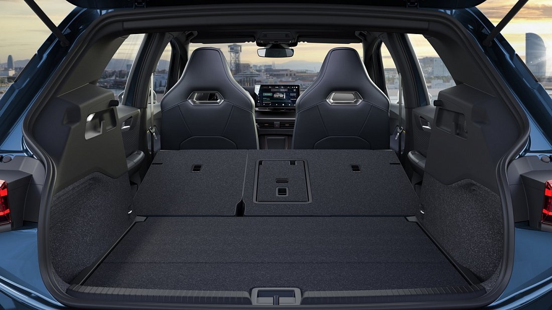 Cupra Born VZ (2024-…) trunk, boot, expanded, folded seats, maximum volume, max cargo, max capacity, max storage